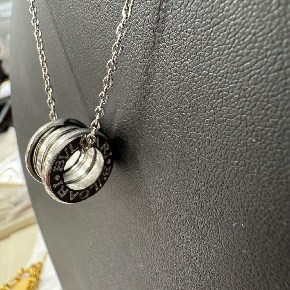 Pretty necklace - Picture 4 of 4